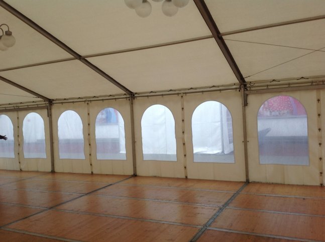 Partyzelt mit Beleuchtung in Kehl